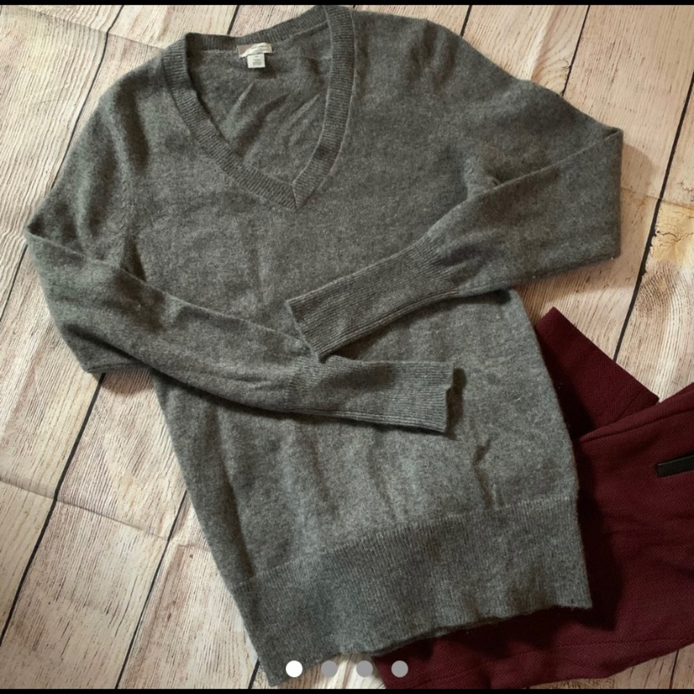 Gray Cashmere V-neck Sweater By Halogen EUC